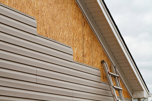 Professional Emergency Siding Repair technician working in Bath, PA